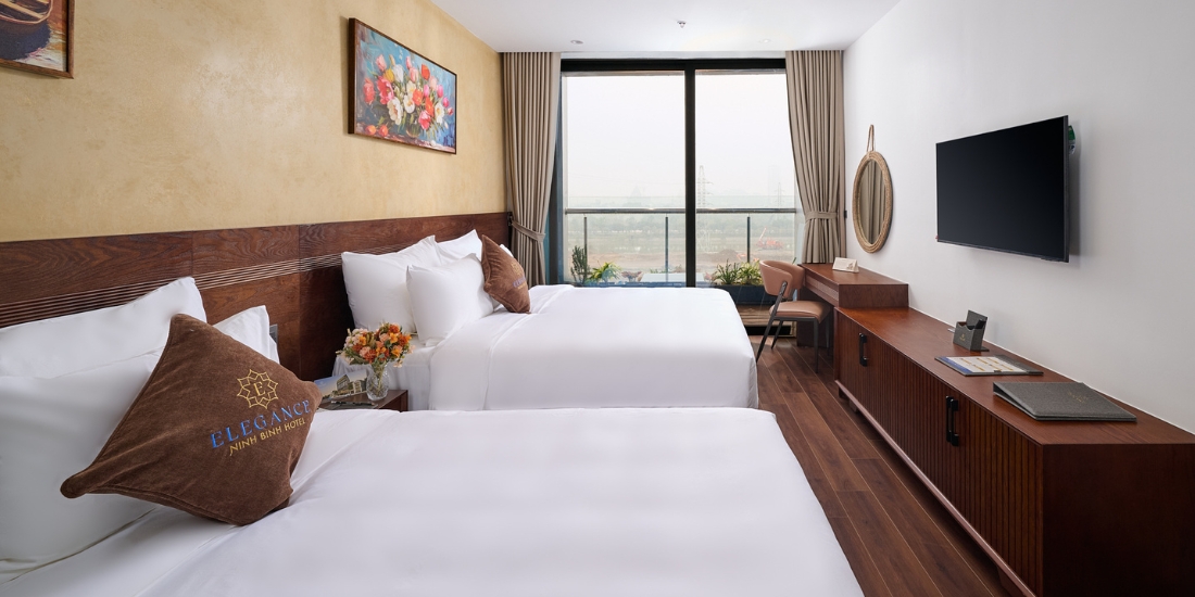 Phòng Executive Premier Lake view Balcony