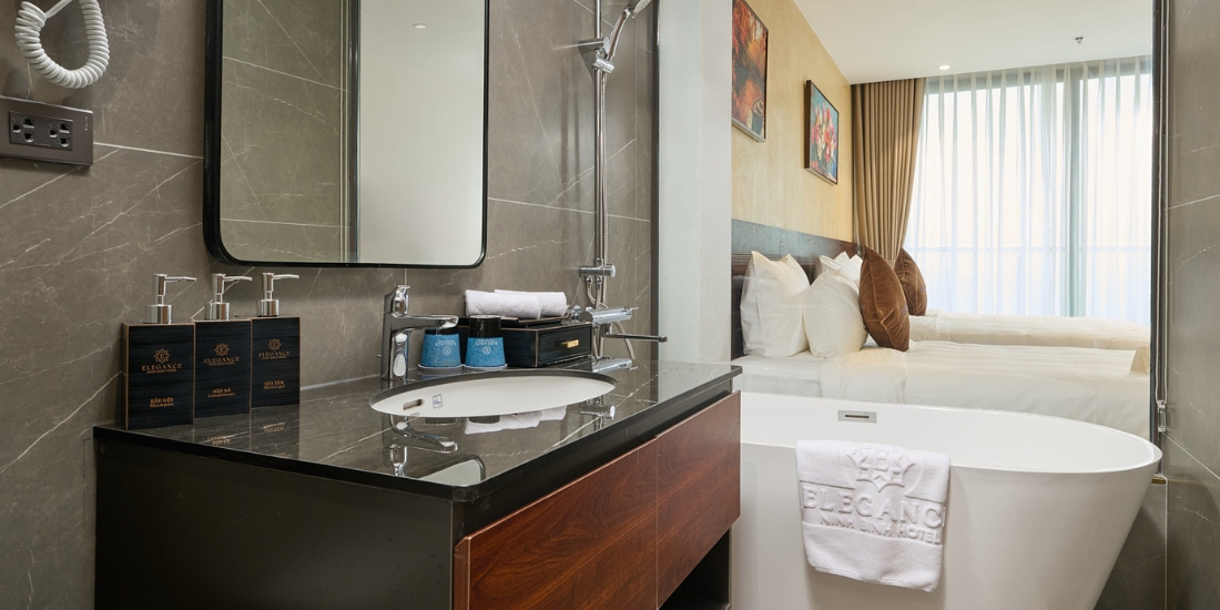 Phòng Executive Premier Lake view Balcony